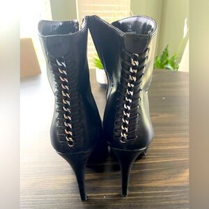 ⚡️EUC- MPO Philicia Black Heeled Boots with Silver Braided back heel design. 7.5